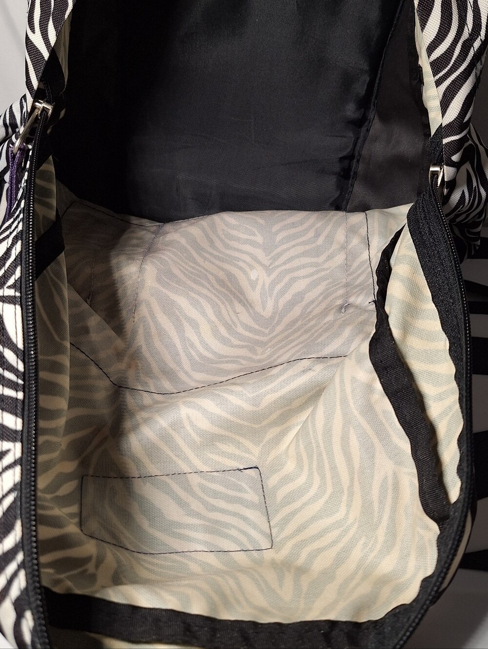 Jansport Backpack Zebra Black White w/ Purple Zipper Pulls - Picture 12 of 14